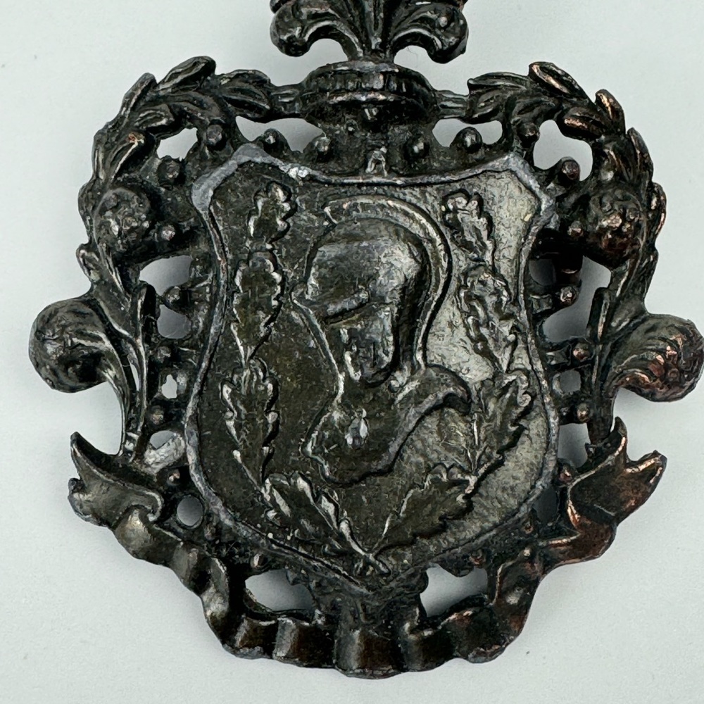 Lot of (5) vintage brooches. - Picture 7 of 9